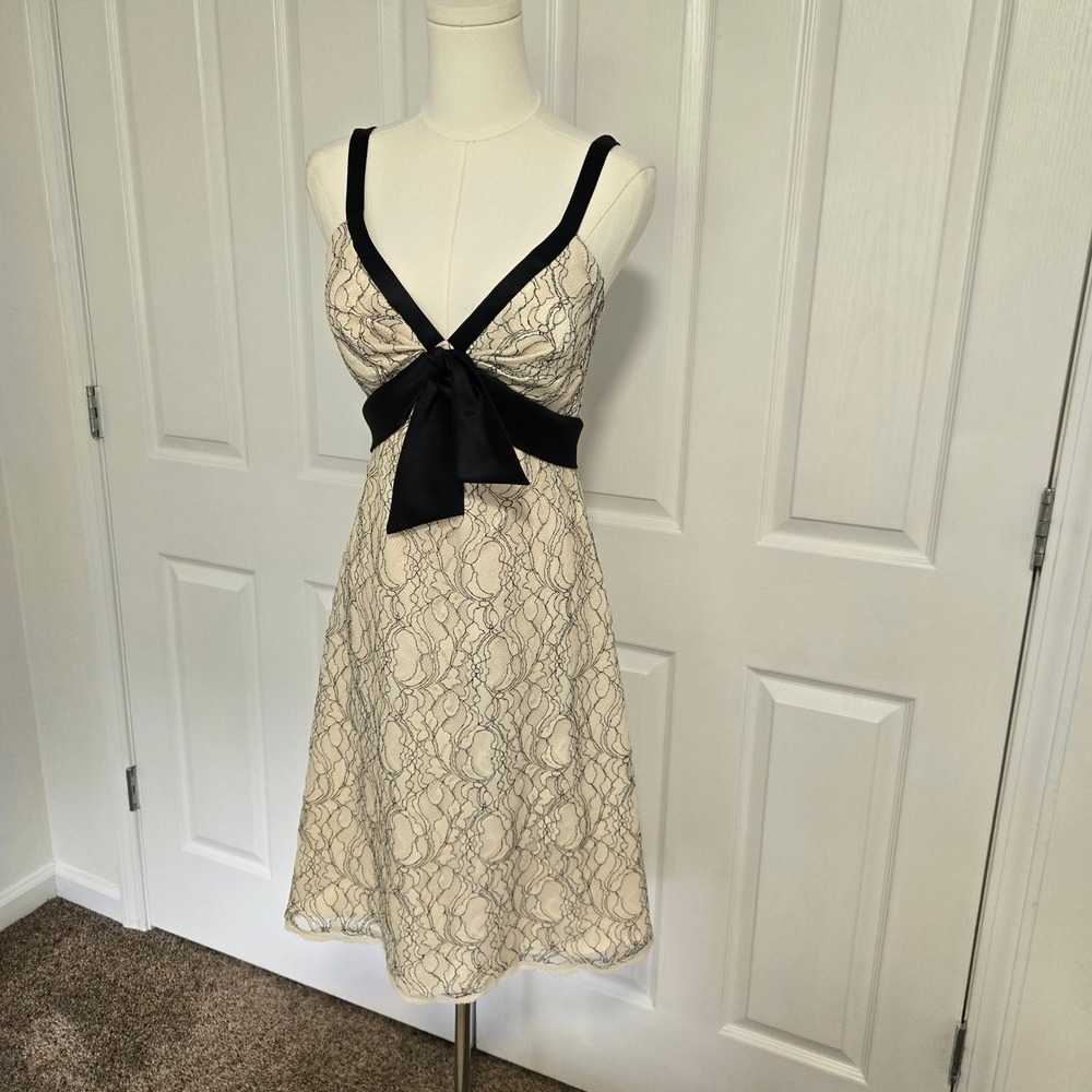 White House Black Market Lace Fit & Flare Dress Womens 2 Cream Black Satin Bow